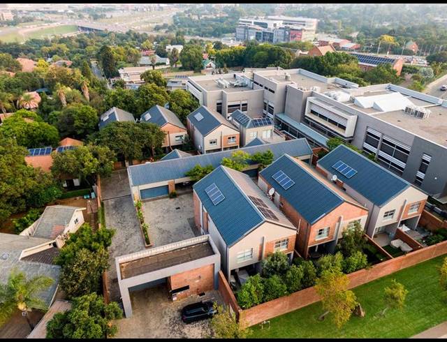 3 BEDROOM CLUSTER FOR SALE IN LYNNWOOD